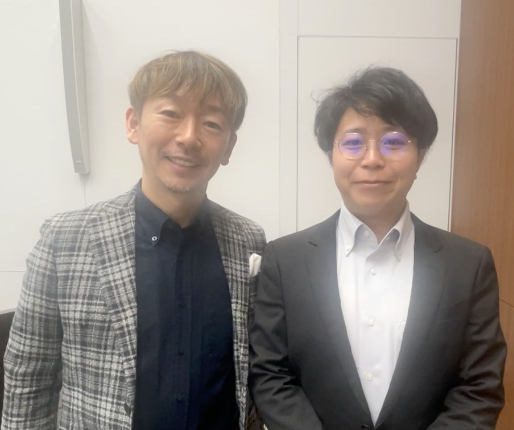 講師の遠山先生と記念撮影｜東村山の歯医者まつばら歯科の歯科技工士